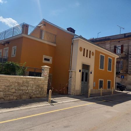 Oskar Amphitheater Apartments And Rooms With Free Parking 普拉 外观 照片